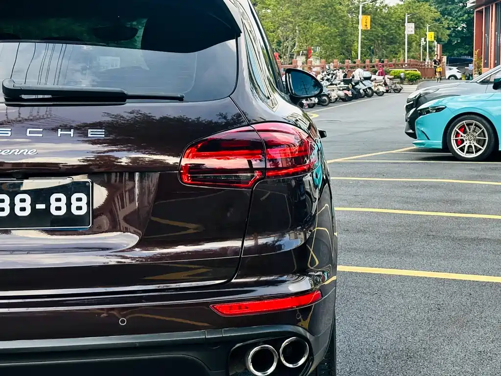 Porsche Cayenne 2017 — фото 40