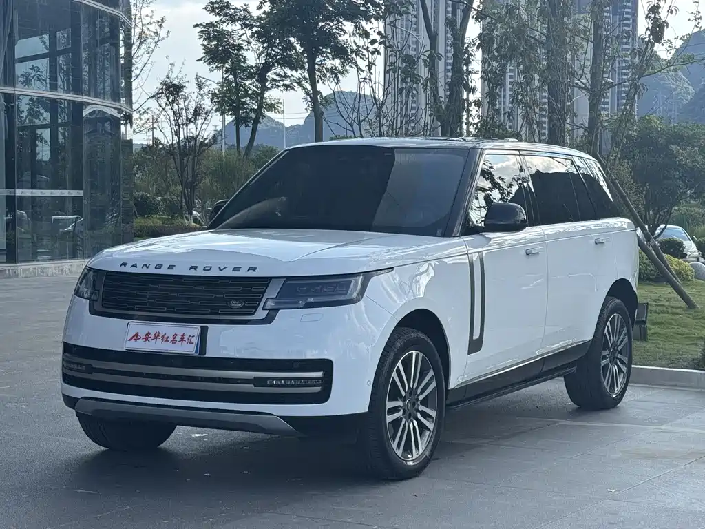 Land Rover Range Rover 2024 — фото 1