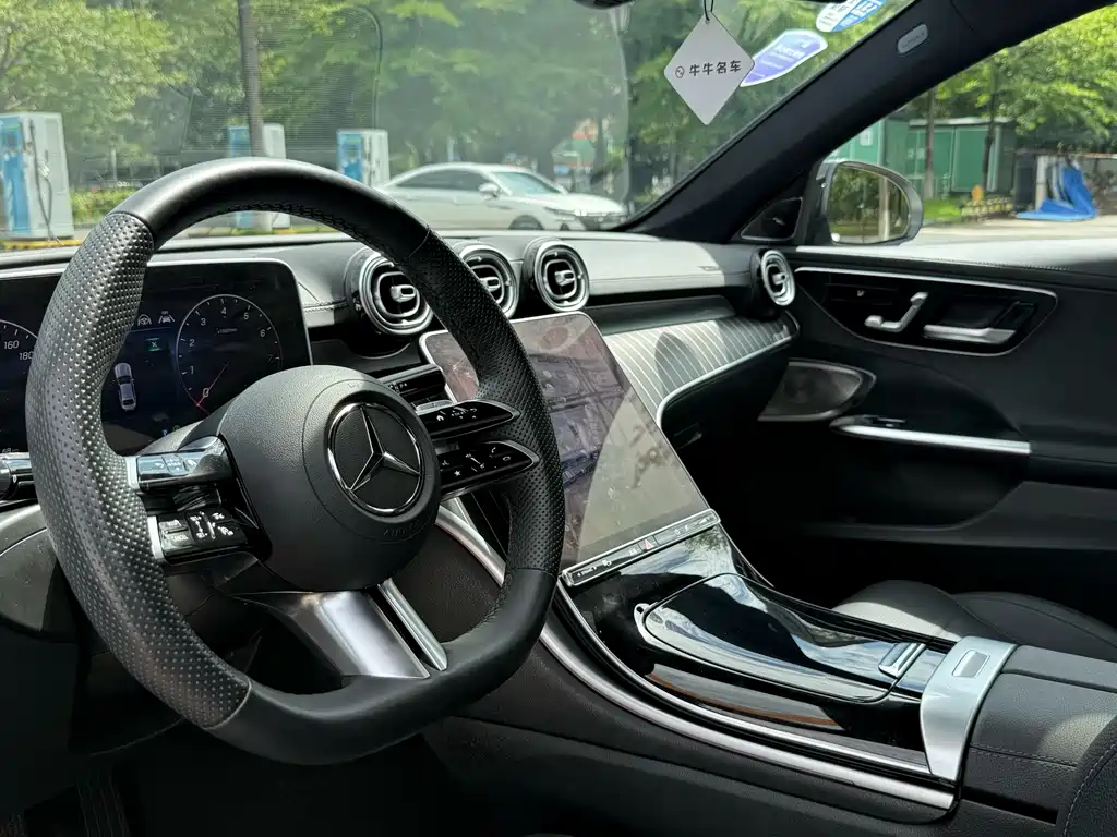 Mercedes-Benz C-Class 2024 — фото 11