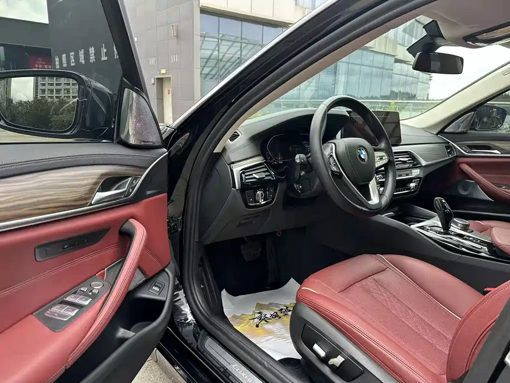 BMW 5 Series 2021