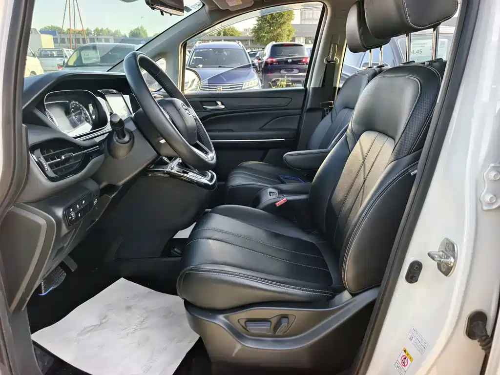 GAC Trumpchi M6 2020 — фото 9