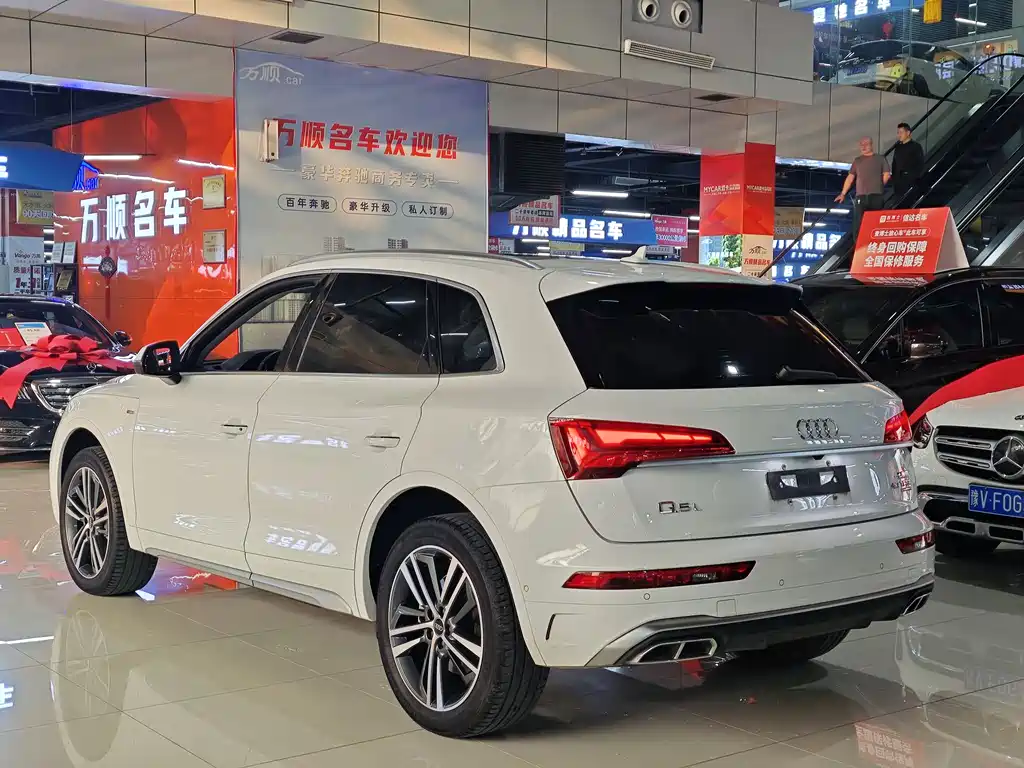 Audi Q5L 2023 — фото 15