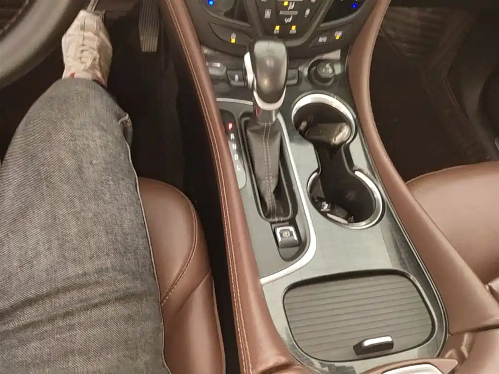 Buick Envision Plus 2019 — фото 14