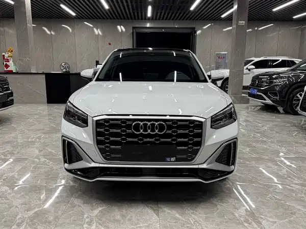 Audi Q2L 2023