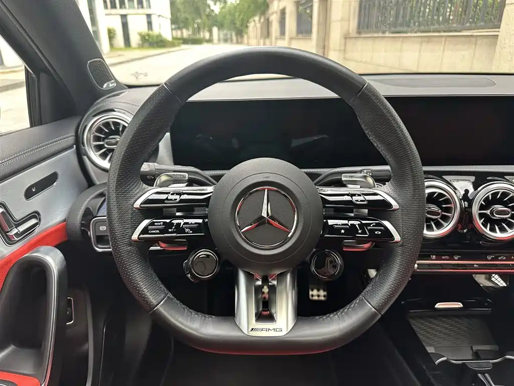 Mercedes-Benz A-Class AMG 2025 — фото 6