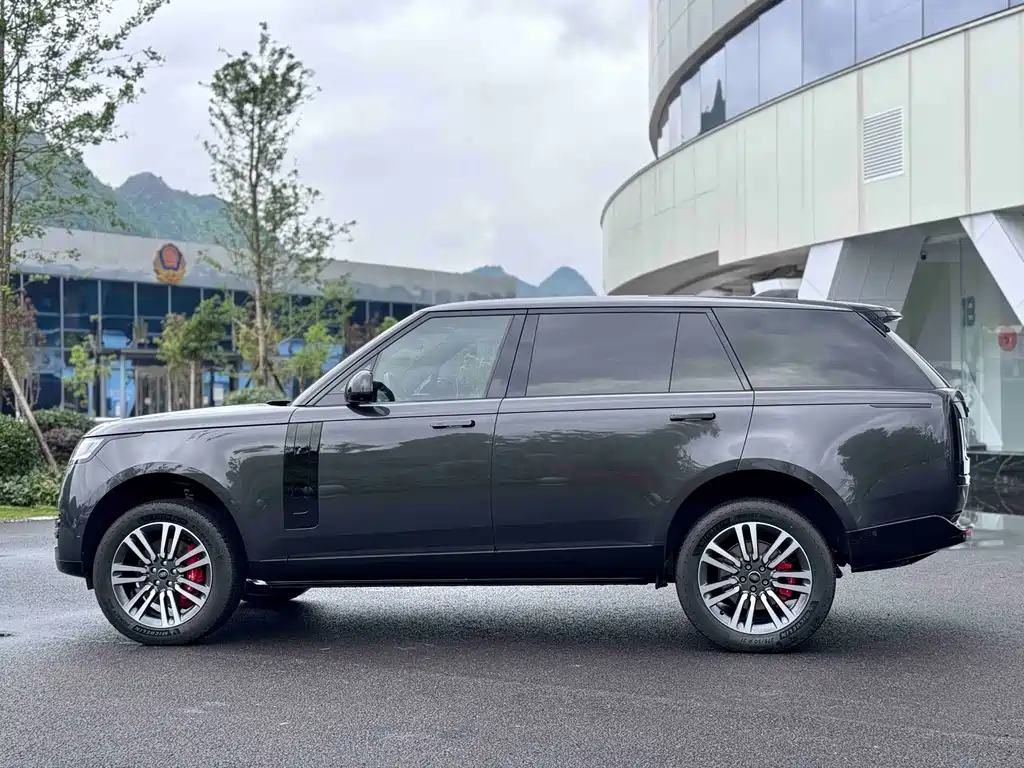 Land Rover Range Rover 2023 — фото 19
