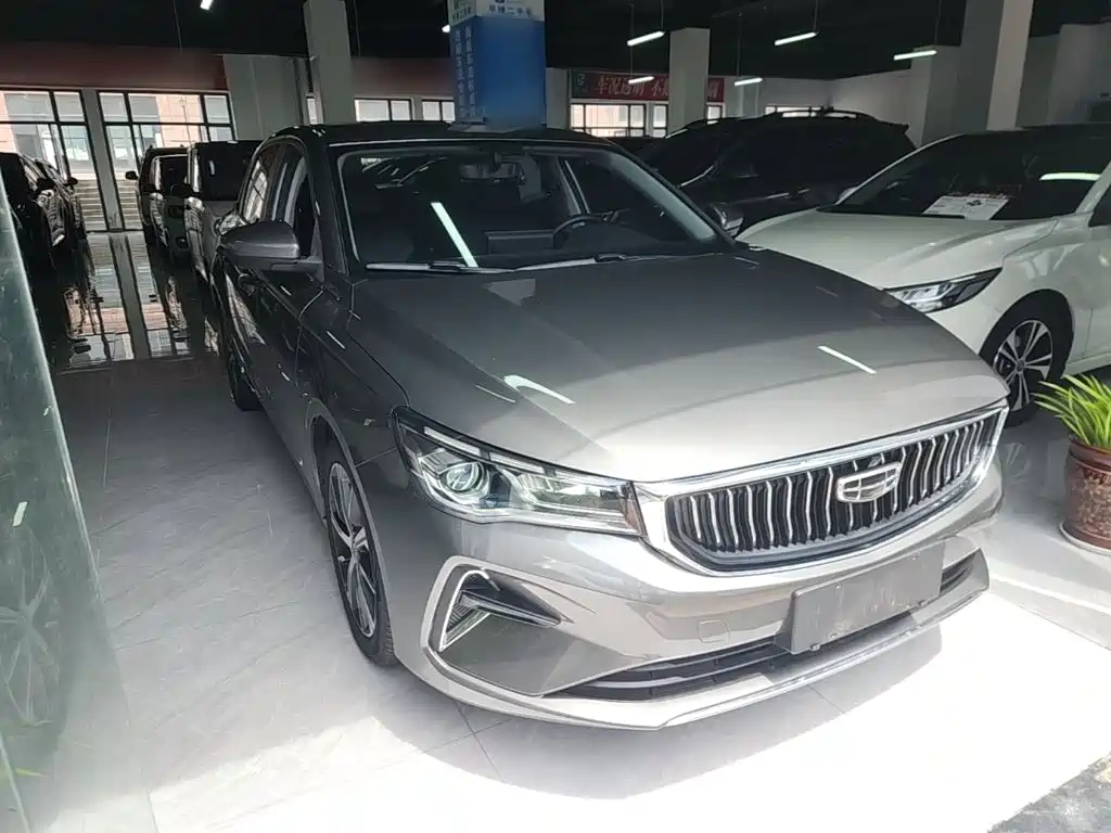 Geely Emgrand 2021