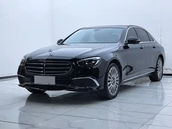 Mercedes-Benz E-Class 2022