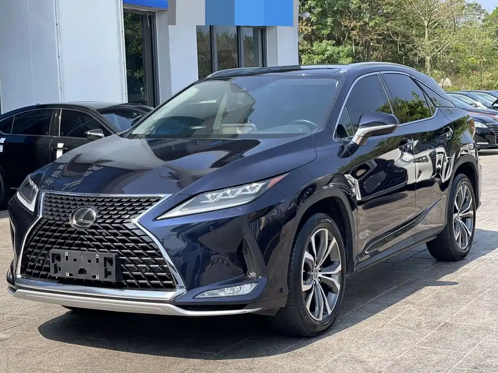 Lexus RX 2022 — фото 1