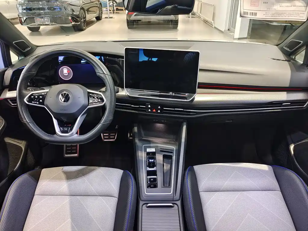 Volkswagen Golf 2024