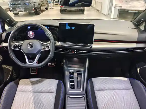 Volkswagen Golf 2024