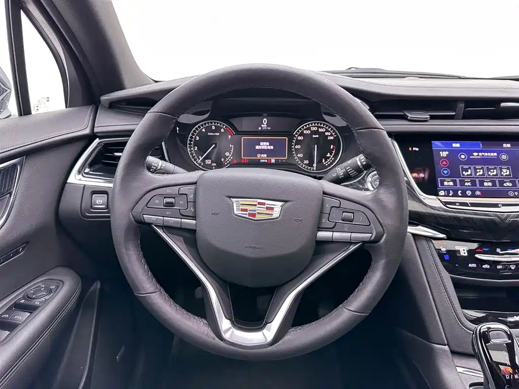 Cadillac XT6 2021 — фото 25