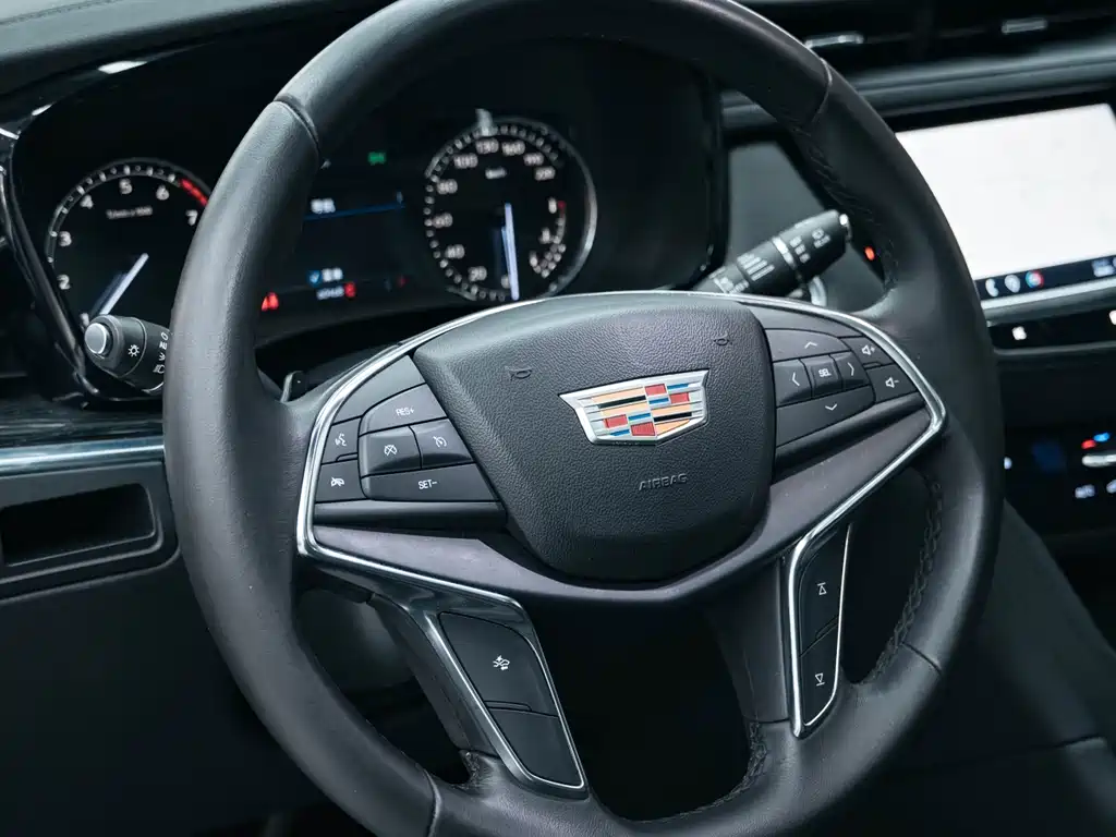 Cadillac XT5 2020 — фото 16