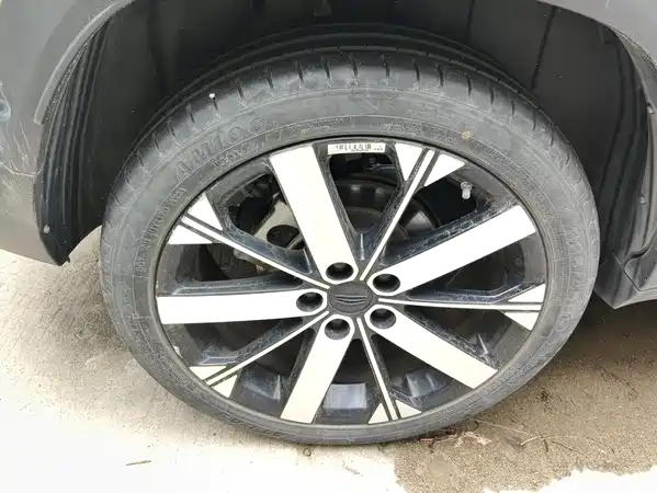 Geely ICON 2024