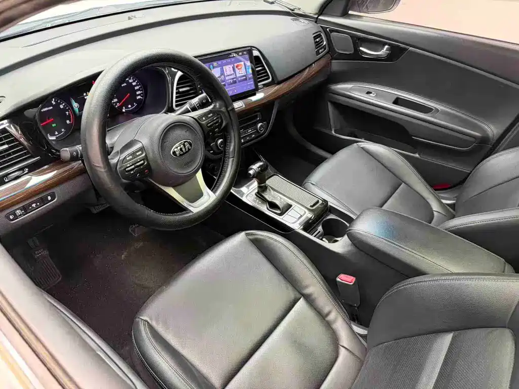 Kia K4 2015 — фото 14