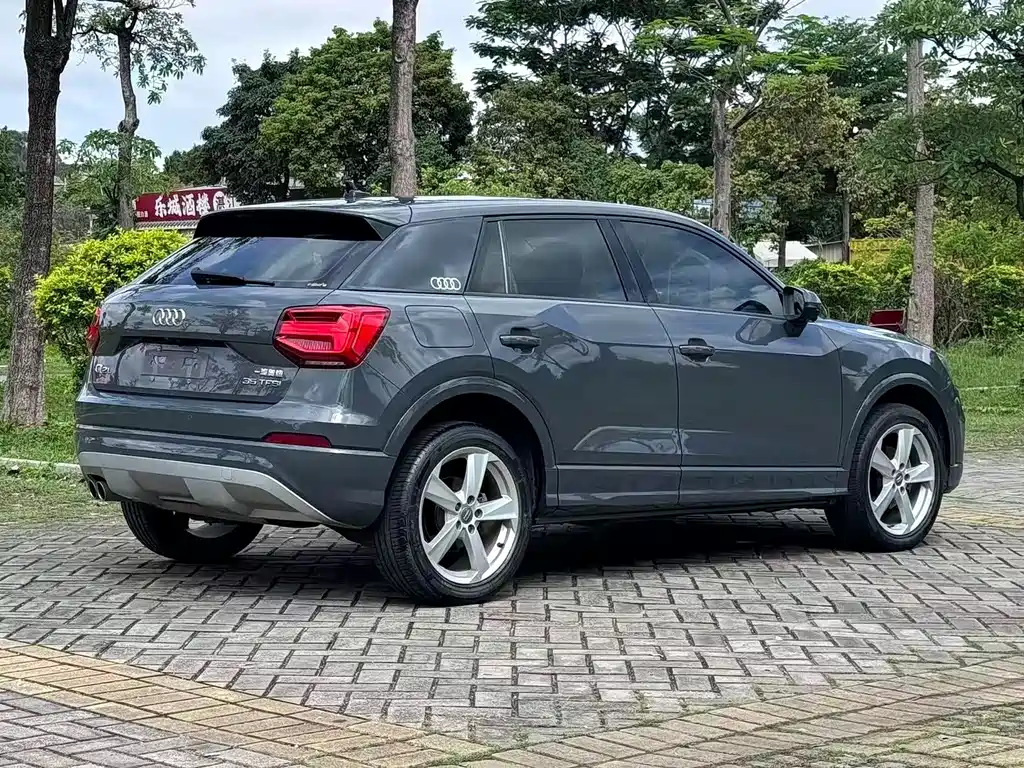 Audi Q2L 2021