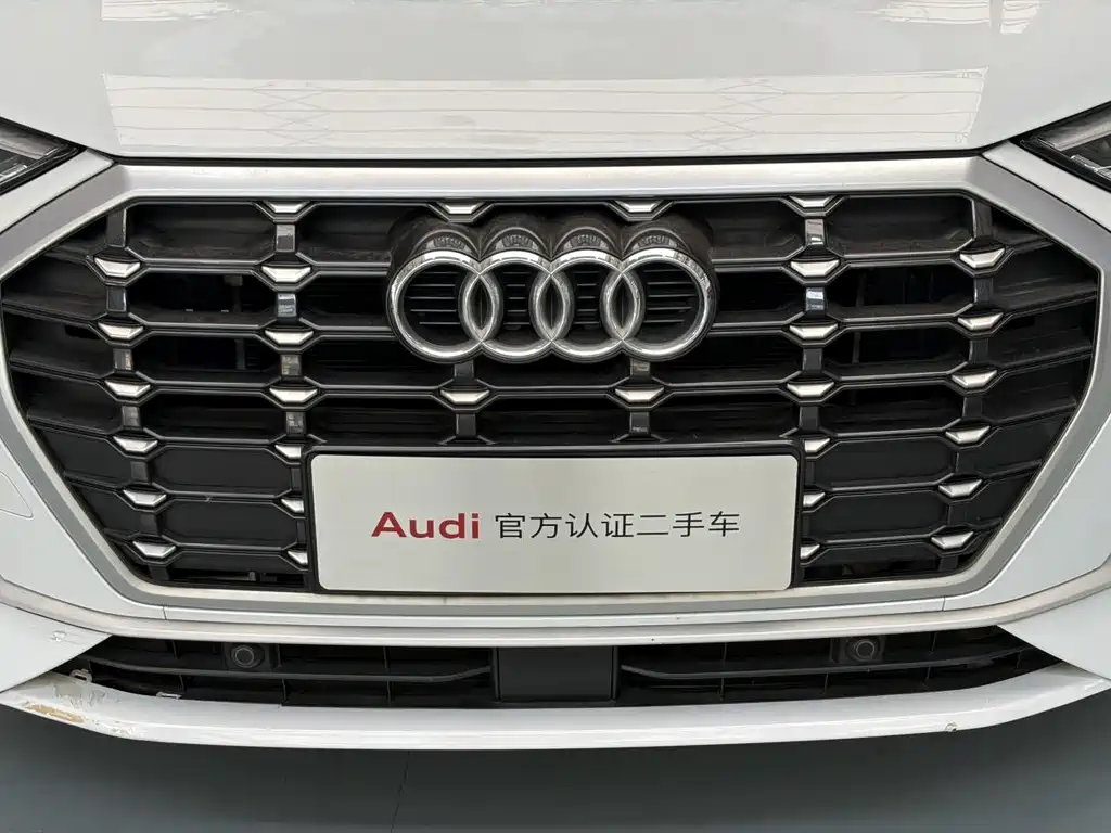 Audi Q3 2020 — фото 16