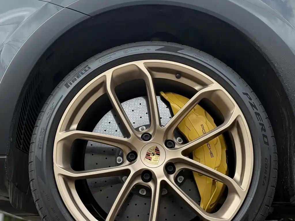Porsche Cayenne 2022 — фото 15