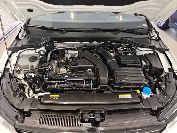 Volkswagen Golf 2024