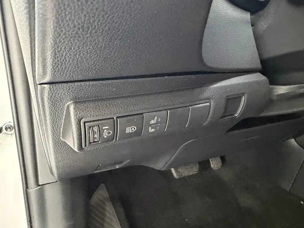 Toyota Corolla 2023 — фото 14