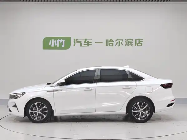 Geely Emgrand 2022