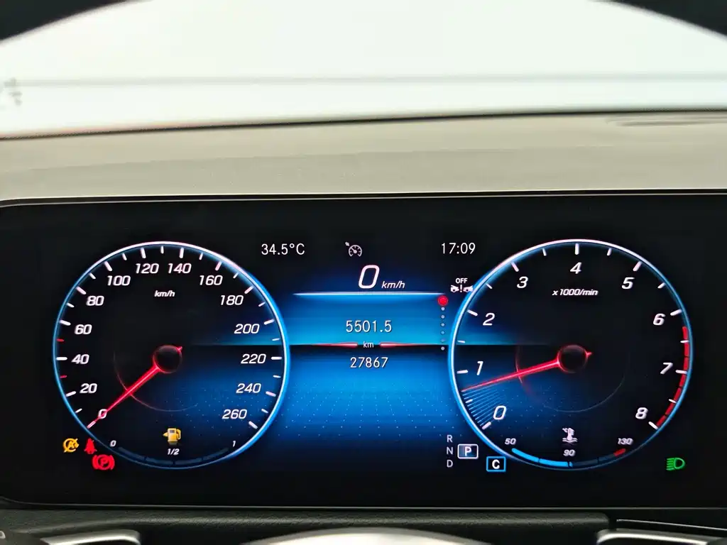 Mercedes-Benz GLB 2023 — фото 17