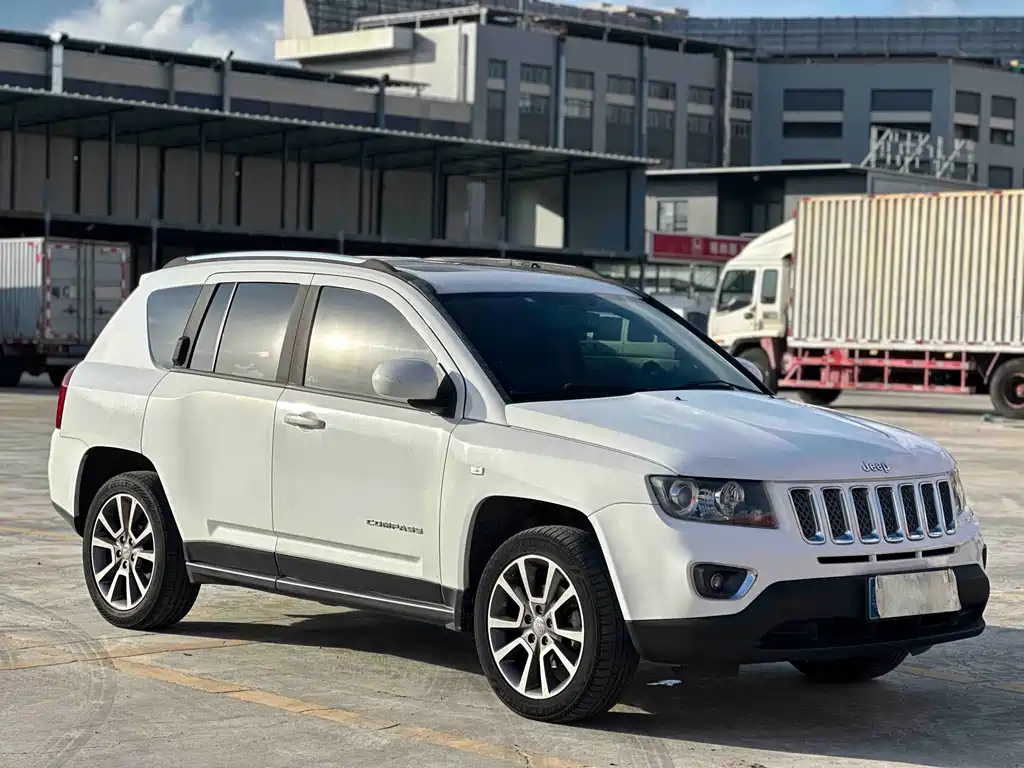 Jeep Compass 2014 — фото 3