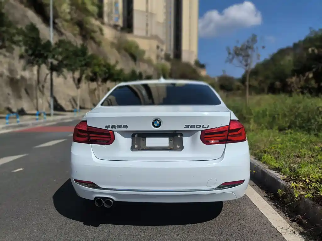 BMW 3 Series 2017 — фото 9