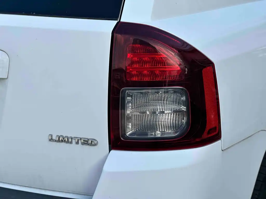 Jeep Compass 2014 — фото 12