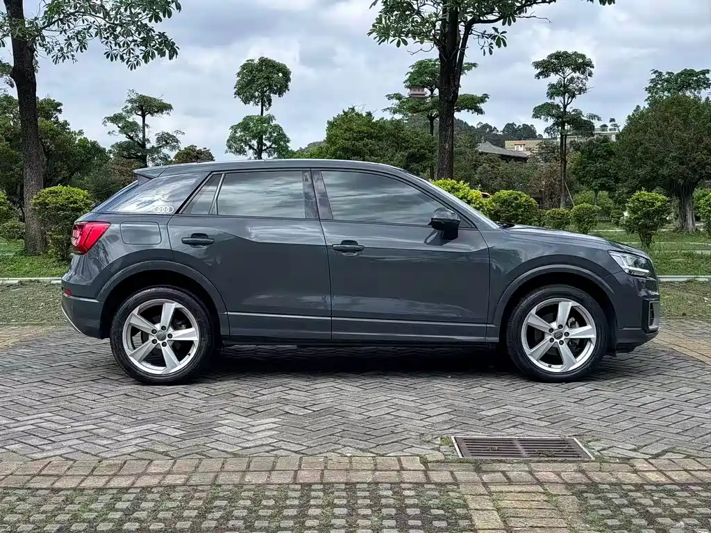 Audi Q2L 2021