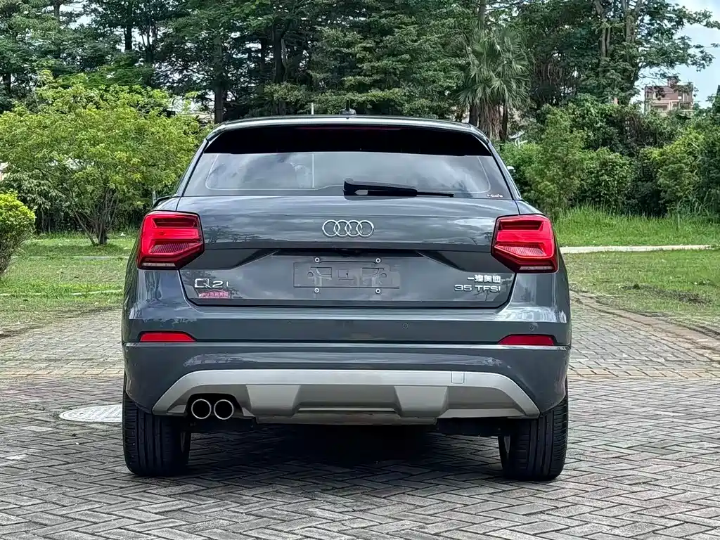 Audi Q2L 2021
