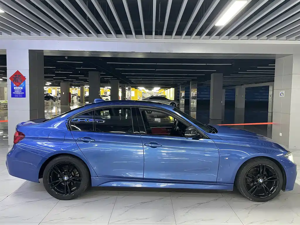 BMW 3 Series 2018 — фото 9