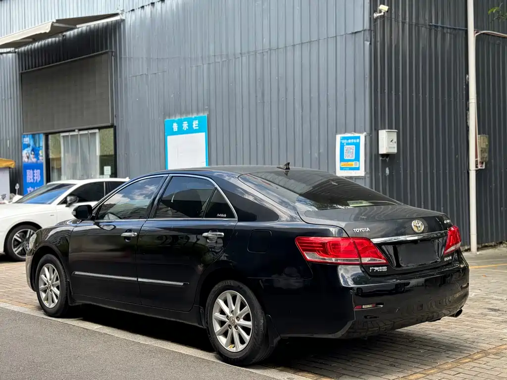 Toyota Camry 2011 — фото 14