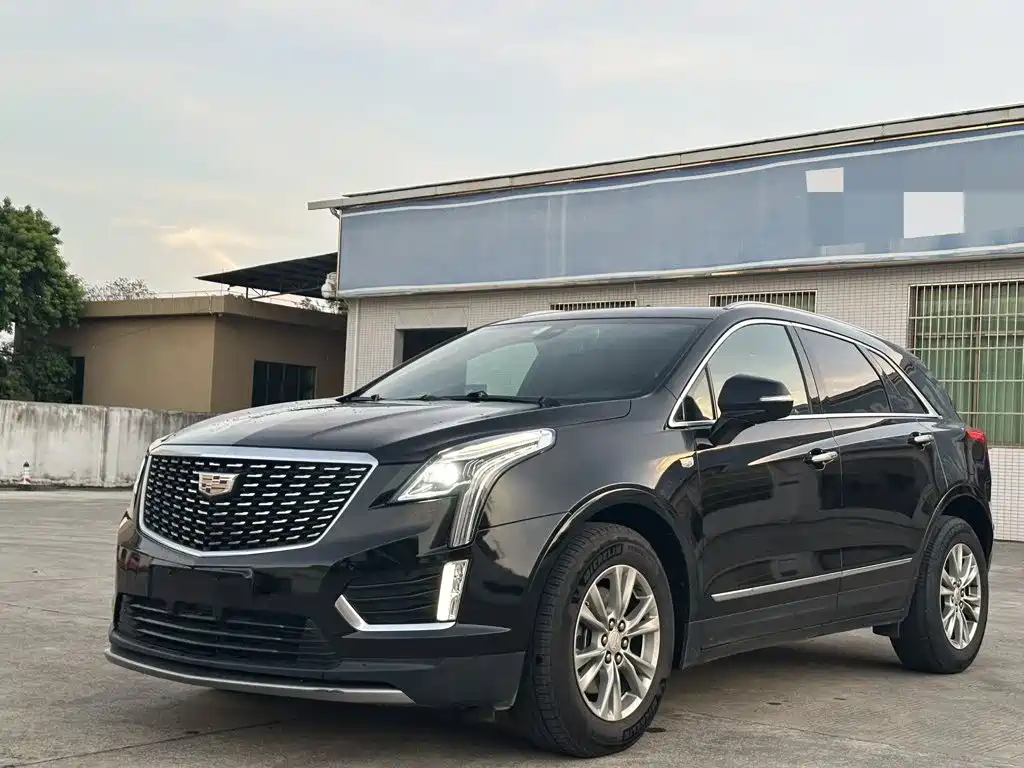 Cadillac XT5 2021 — фото 1