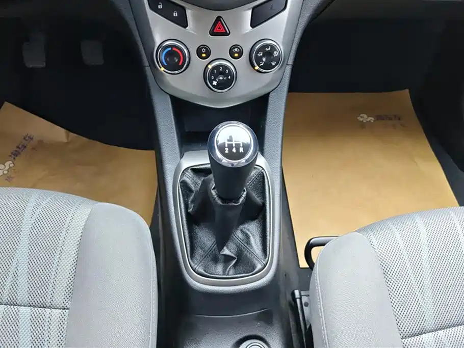 Chevrolet Aveo 2014 — фото 16