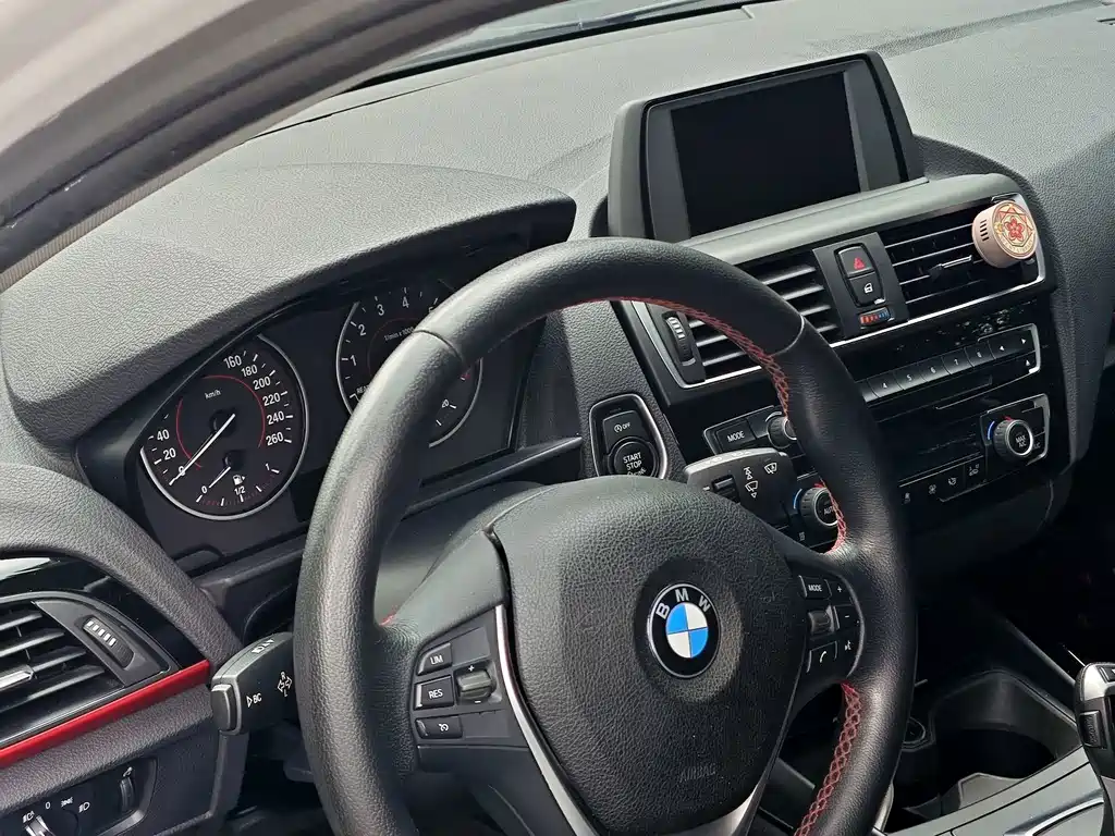 BMW 1 Series 2016 — фото 17