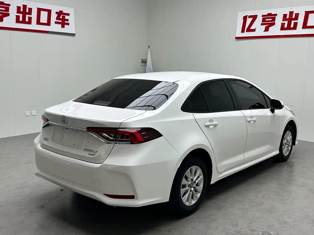 Toyota Corolla 2023 — фото 16