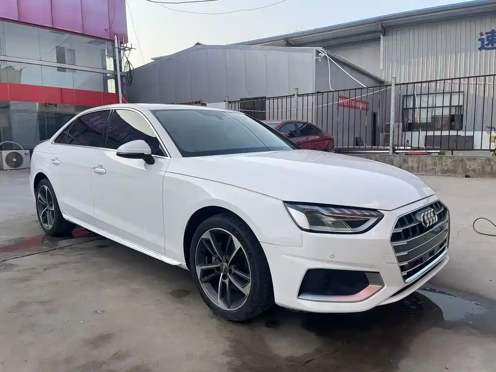 Audi A4L 2021 — фото 1
