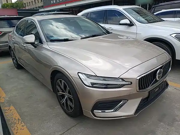 Volvo S60 2022