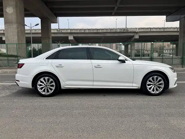 Audi A4L 2019