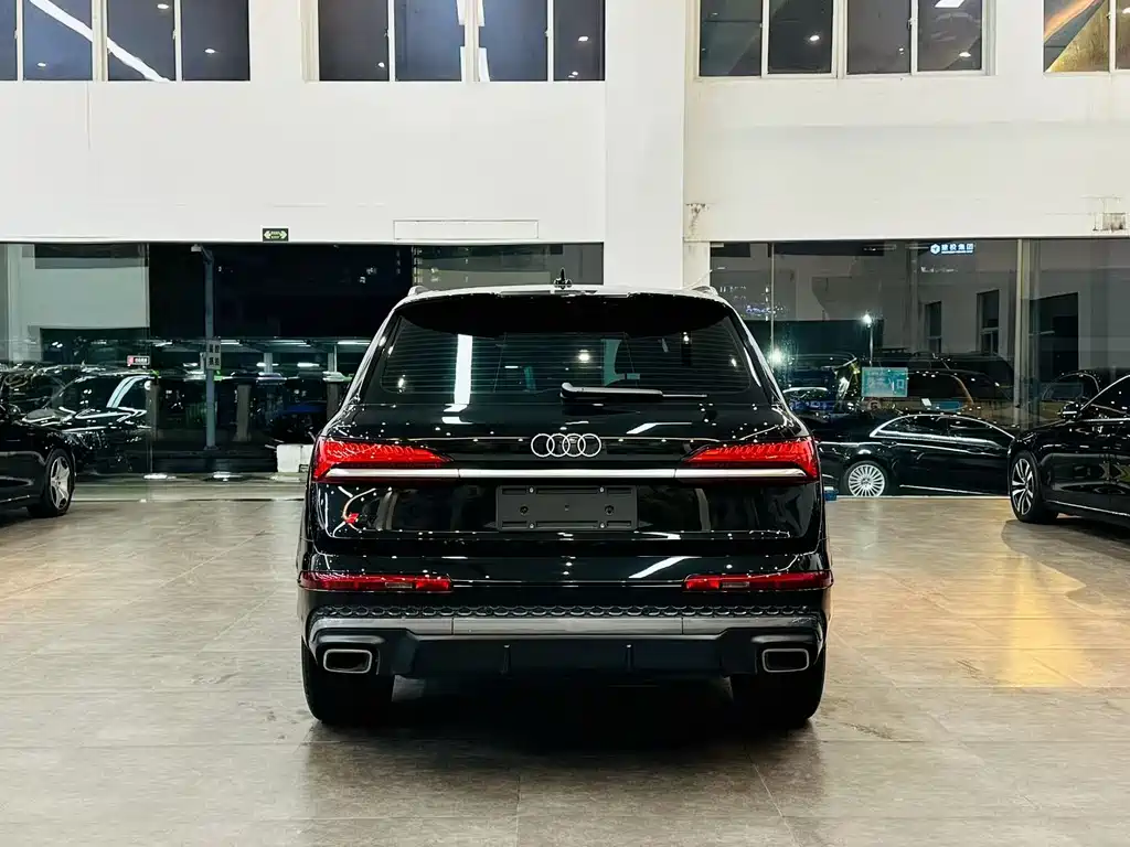 Audi Q7 2024 — фото 5