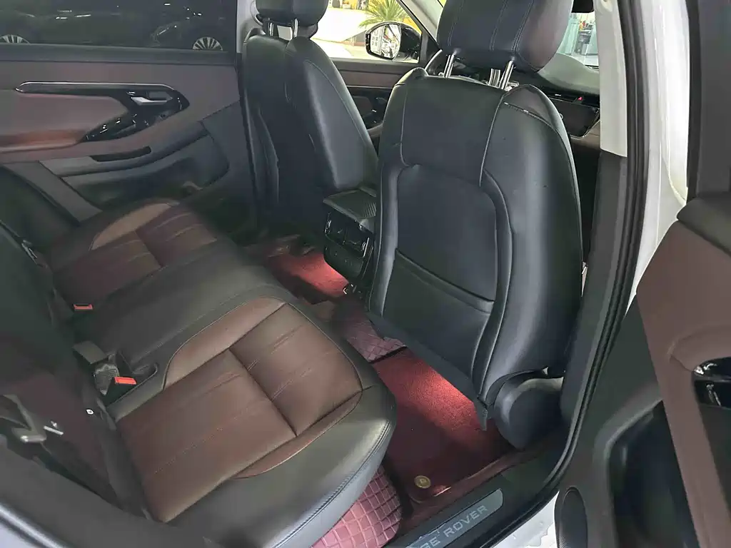 Land Rover Evoque 2023 — фото 14
