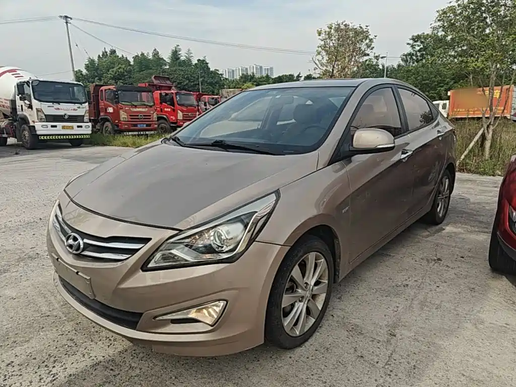 Hyundai Accent 2014 — фото 1
