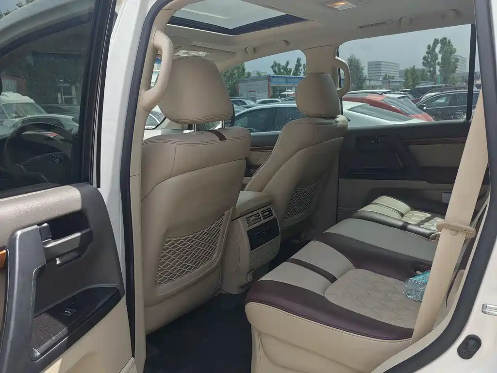Toyota Land Cruiser 2019 — фото 12