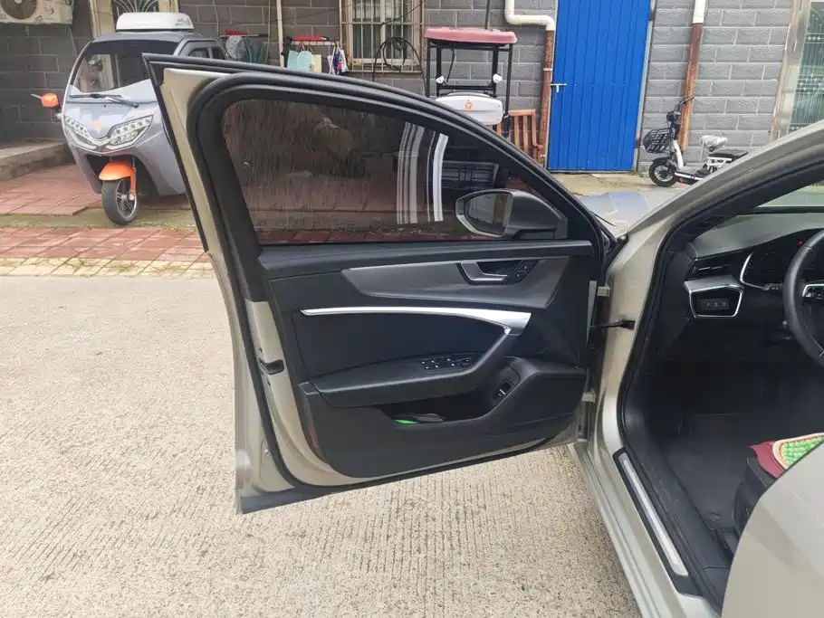 Audi A6L 2020