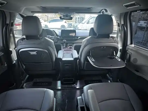 Toyota Sienna 2023
