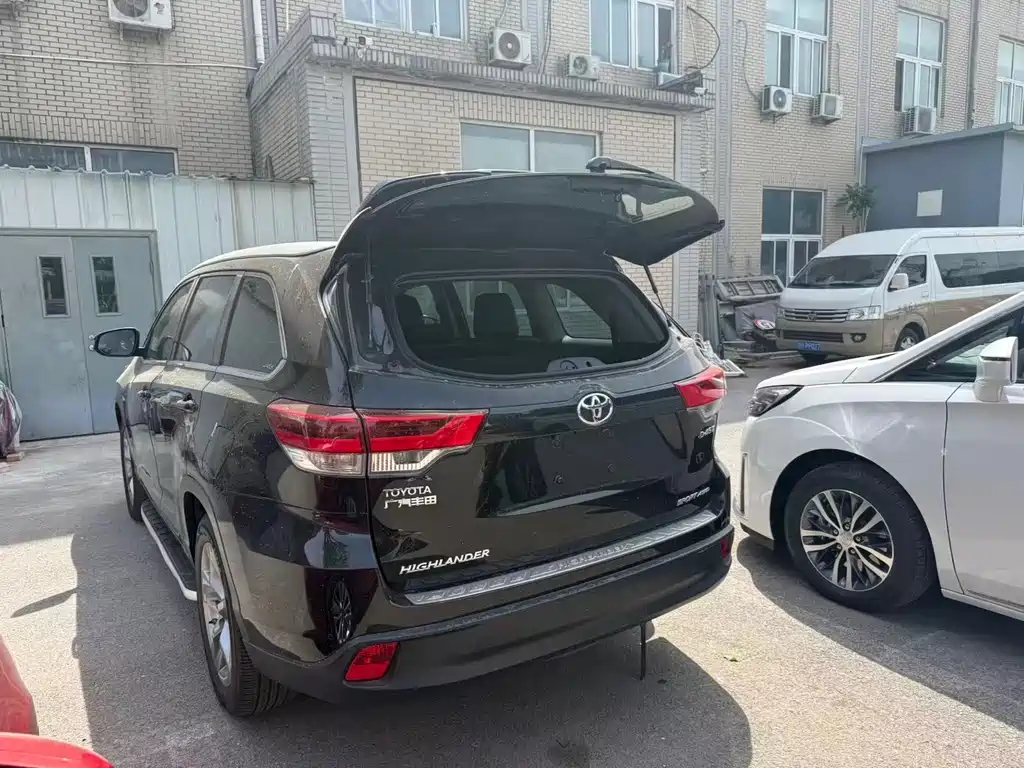 Toyota Highlander 2019 — фото 18