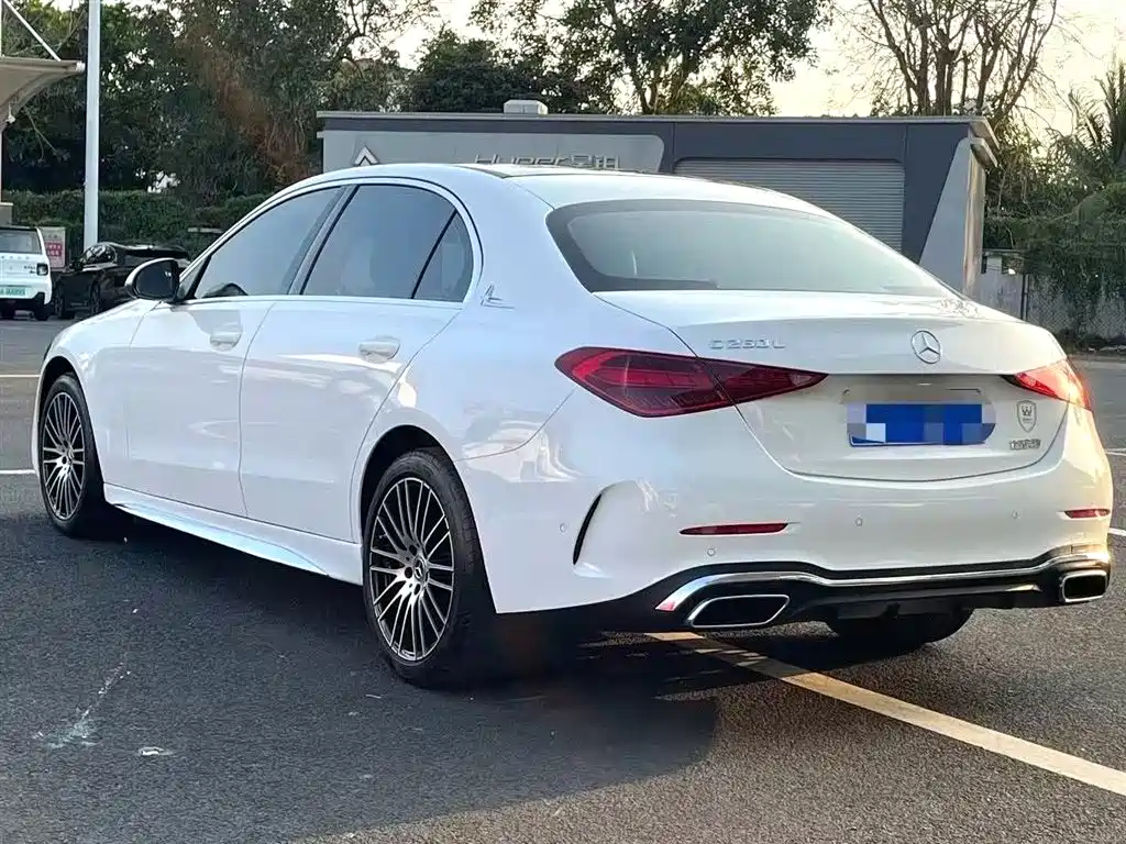 Mercedes-Benz C-Class 2023 — фото 7