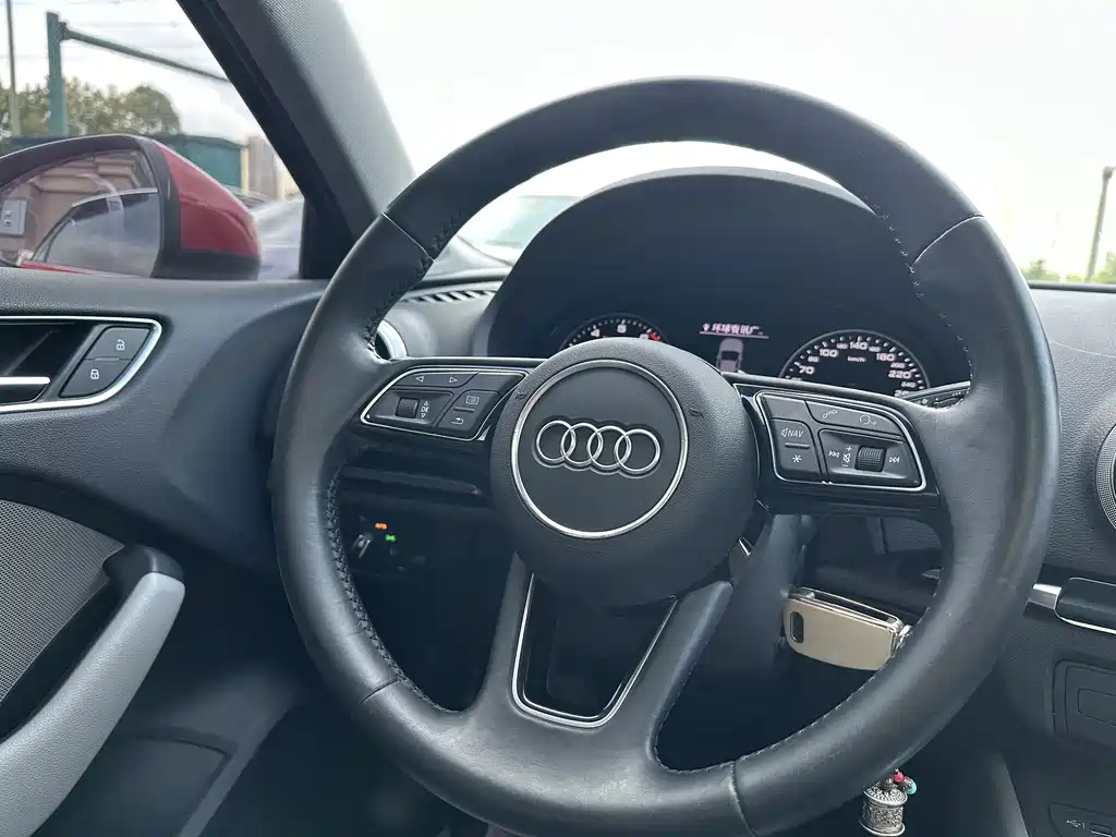 Audi A3 2018 — фото 18