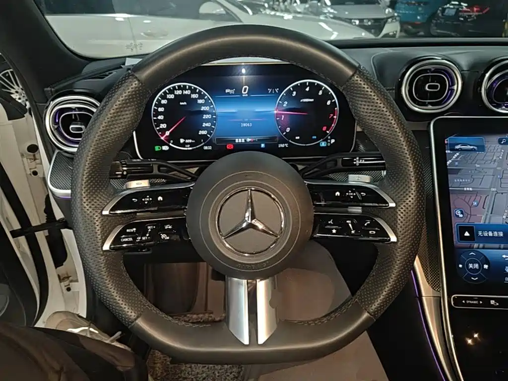 Mercedes-Benz C-Class 2024 — фото 11